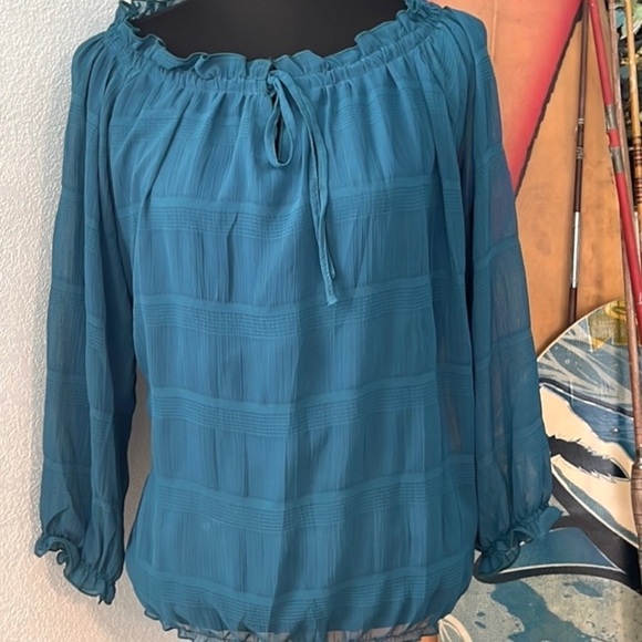 ⭐️NWT, Francesca’s Collection, Criss Cross, Eye-Catching Teal Textured Blouse, M - Picture 2 of 14